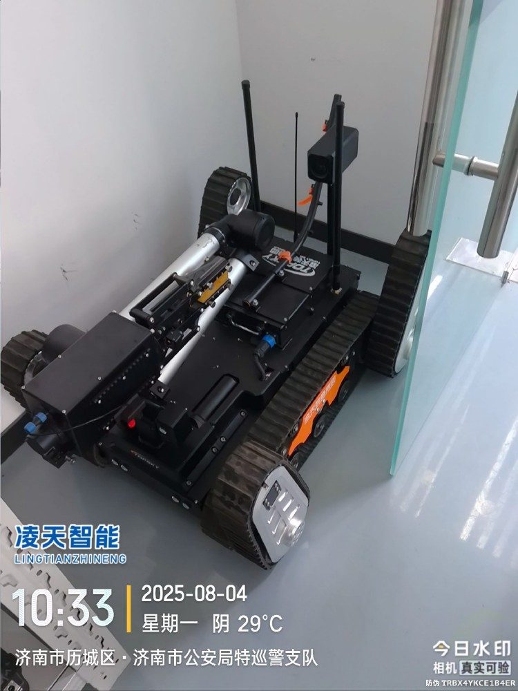 1762155030762111.jpg 雙擺臂排爆機器人驗收.jpg